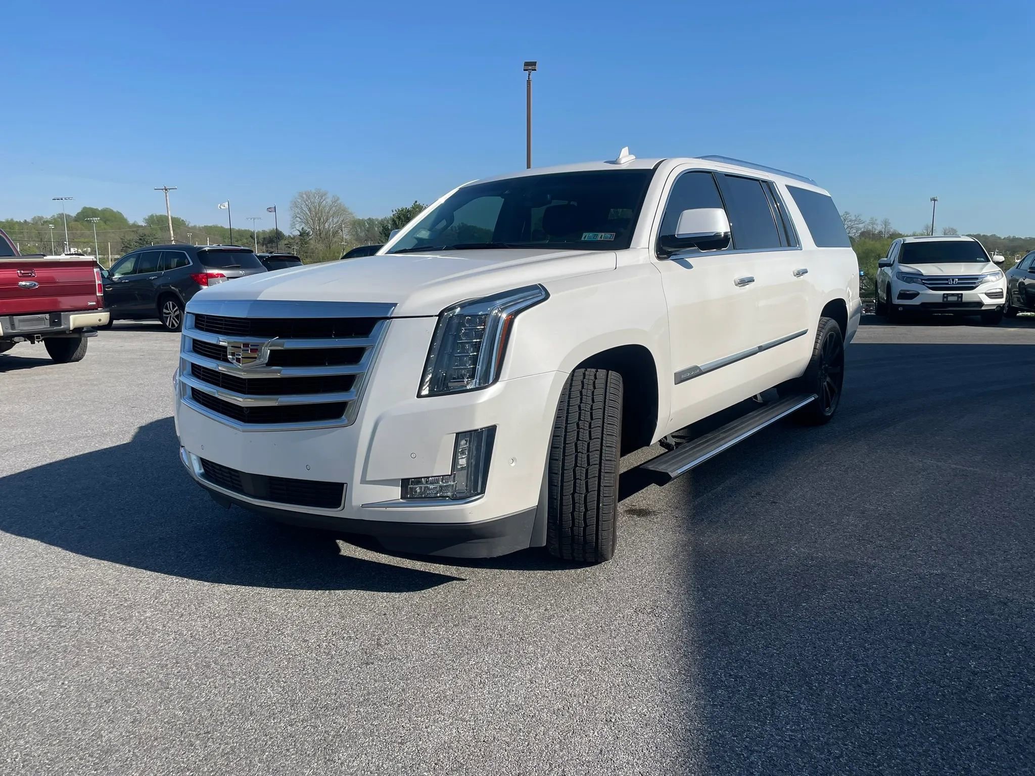 Used 2018 Cadillac Escalade ESV Premium Luxury AWD/4WD image 5