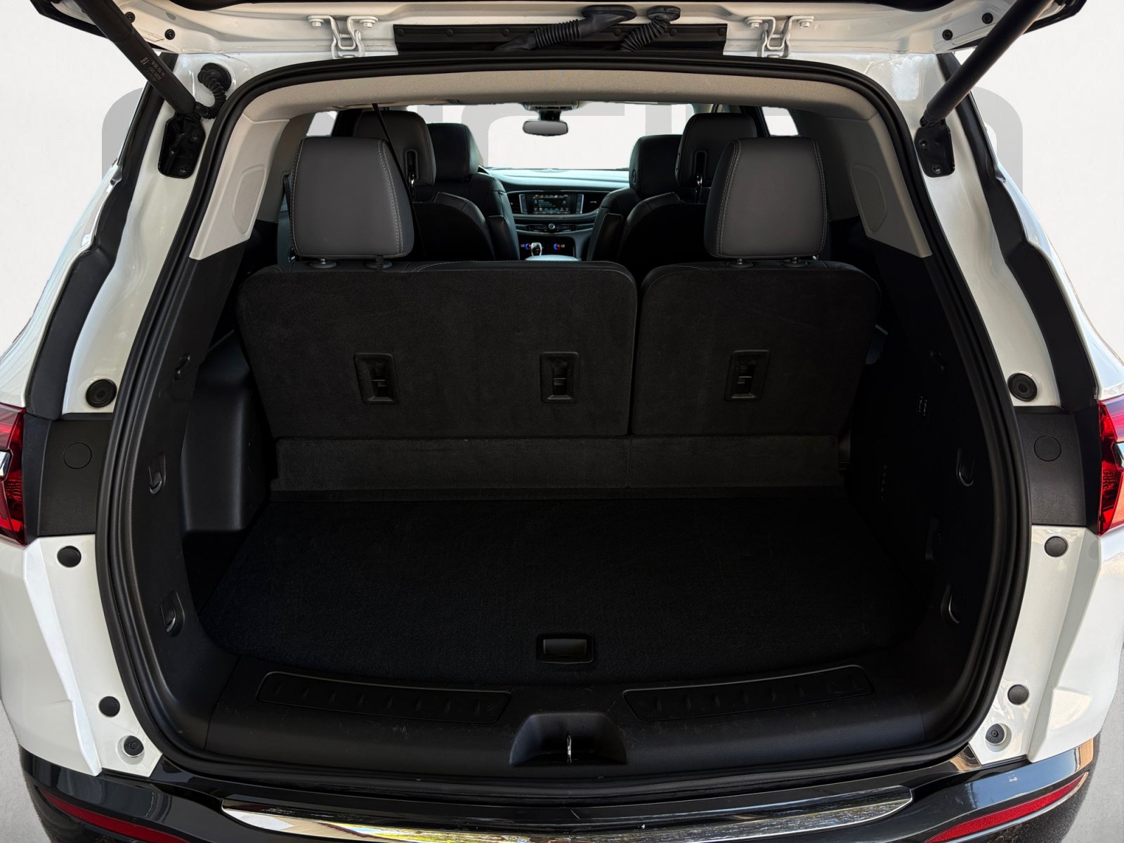 Used 2018 Buick Enclave Premium w/ Experience Buick Package FWD image 12