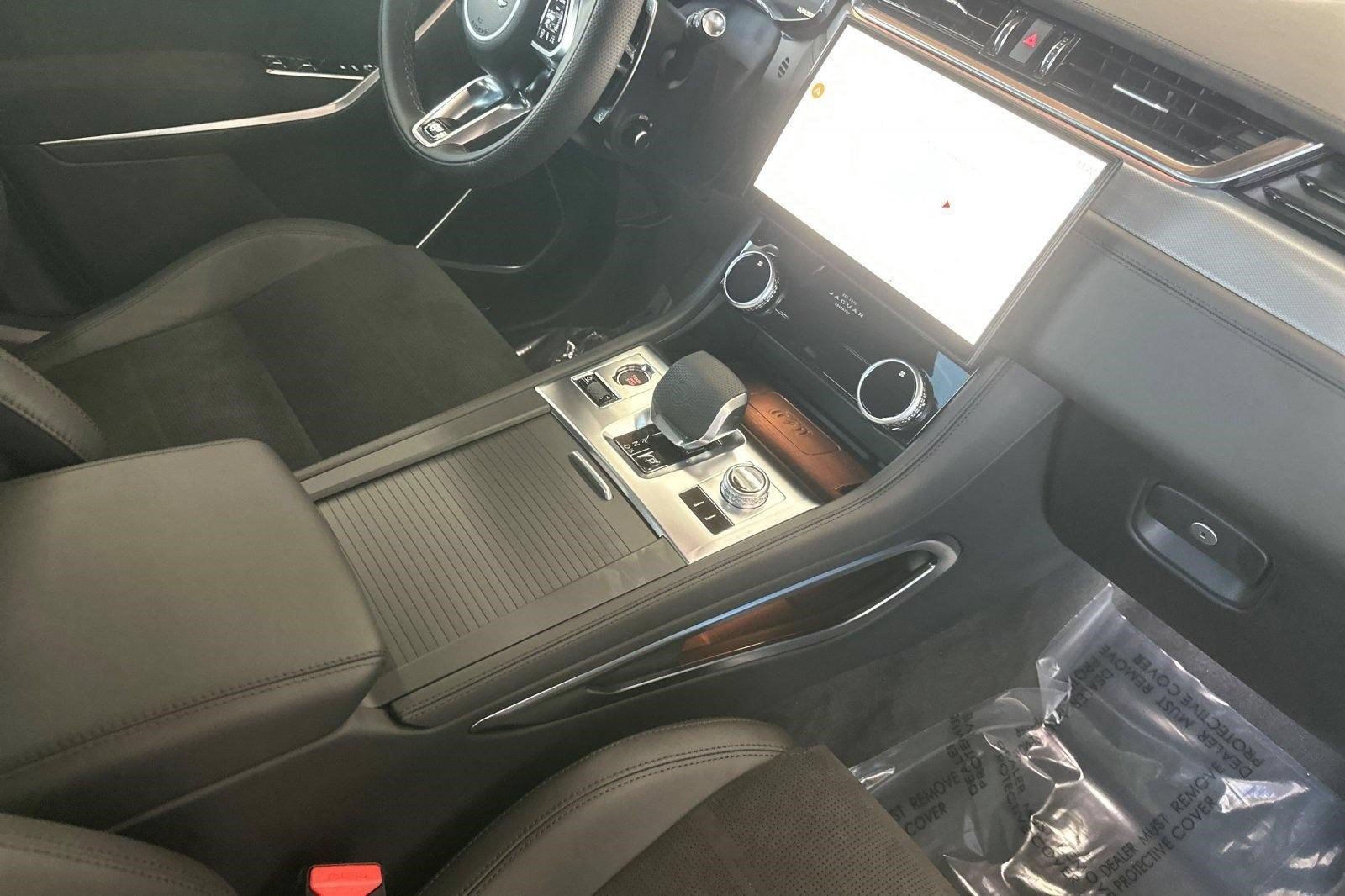 New 2026 Jaguar F-PACE SVR 575 Edition AWD/4WD image 29