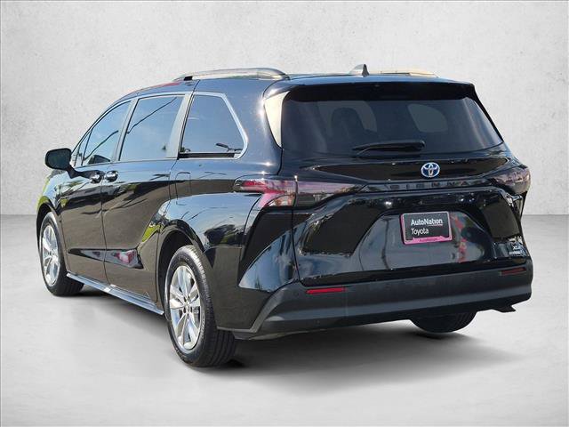 Certified 2023 Toyota Sienna XLE w/ XLE Plus Package FWD image 8