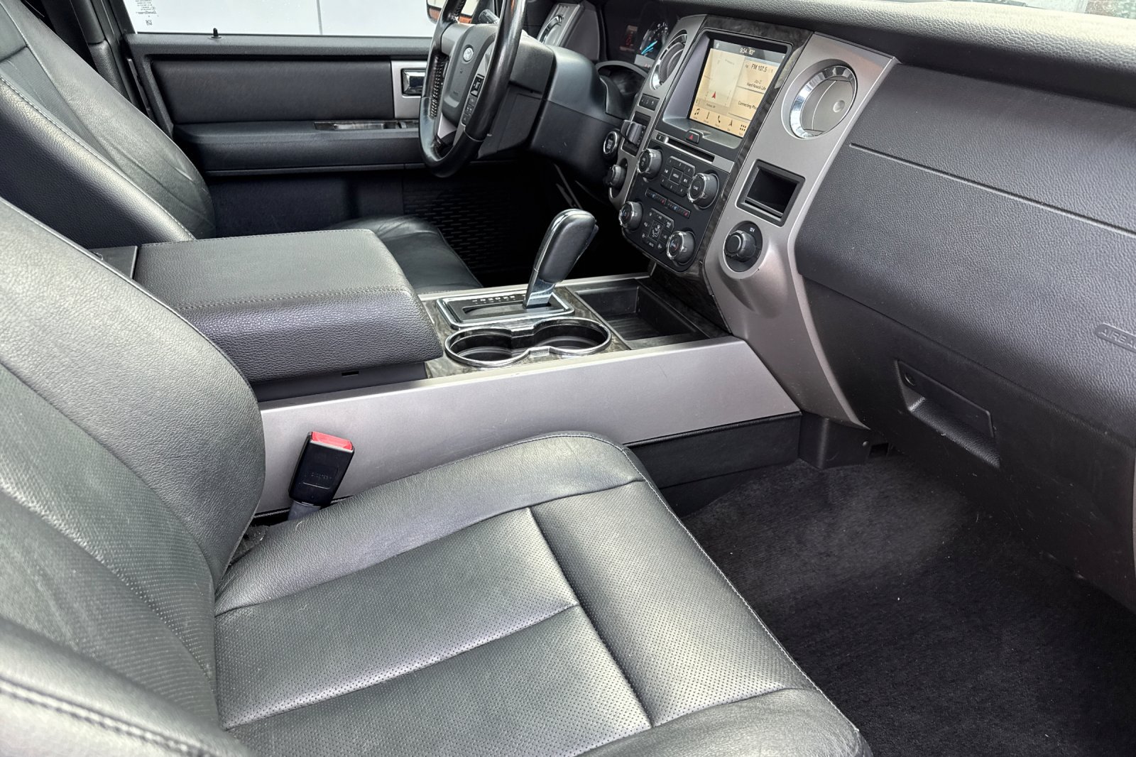 Used 2017 Ford Expedition EL Limited w/ Equipment Group 301A AWD/4WD image 17