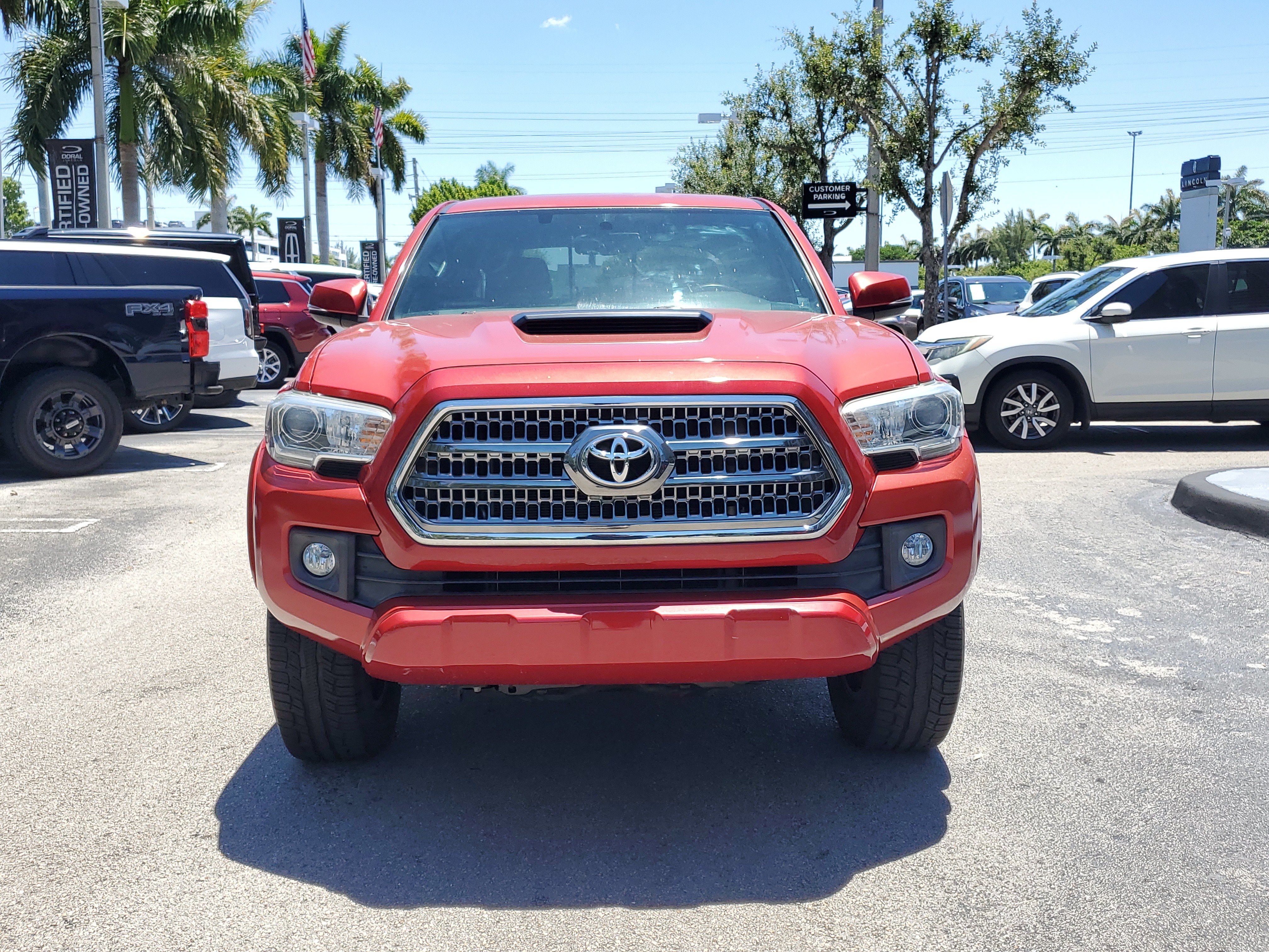 Used 2017 Toyota Tacoma TRD Sport w/ Premium & Technology Package RWD image 2