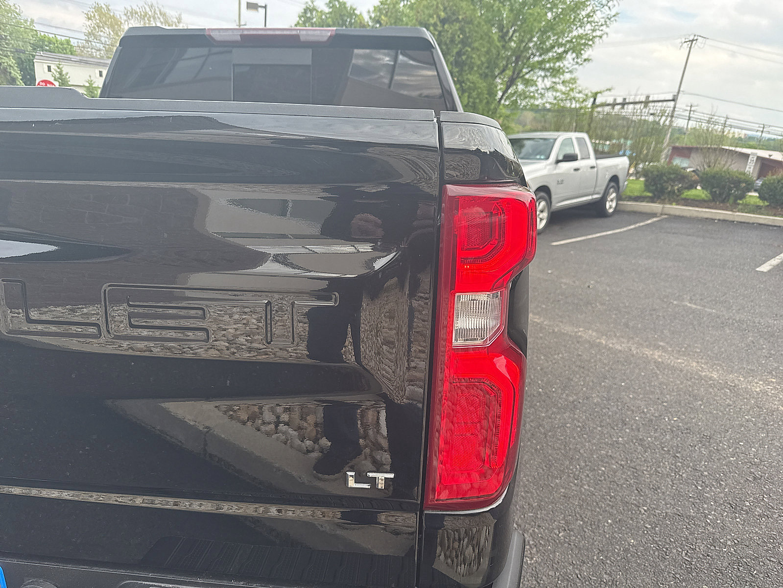 Used 2019 Chevrolet Silverado 1500 LT Trail Boss AWD/4WD image 15