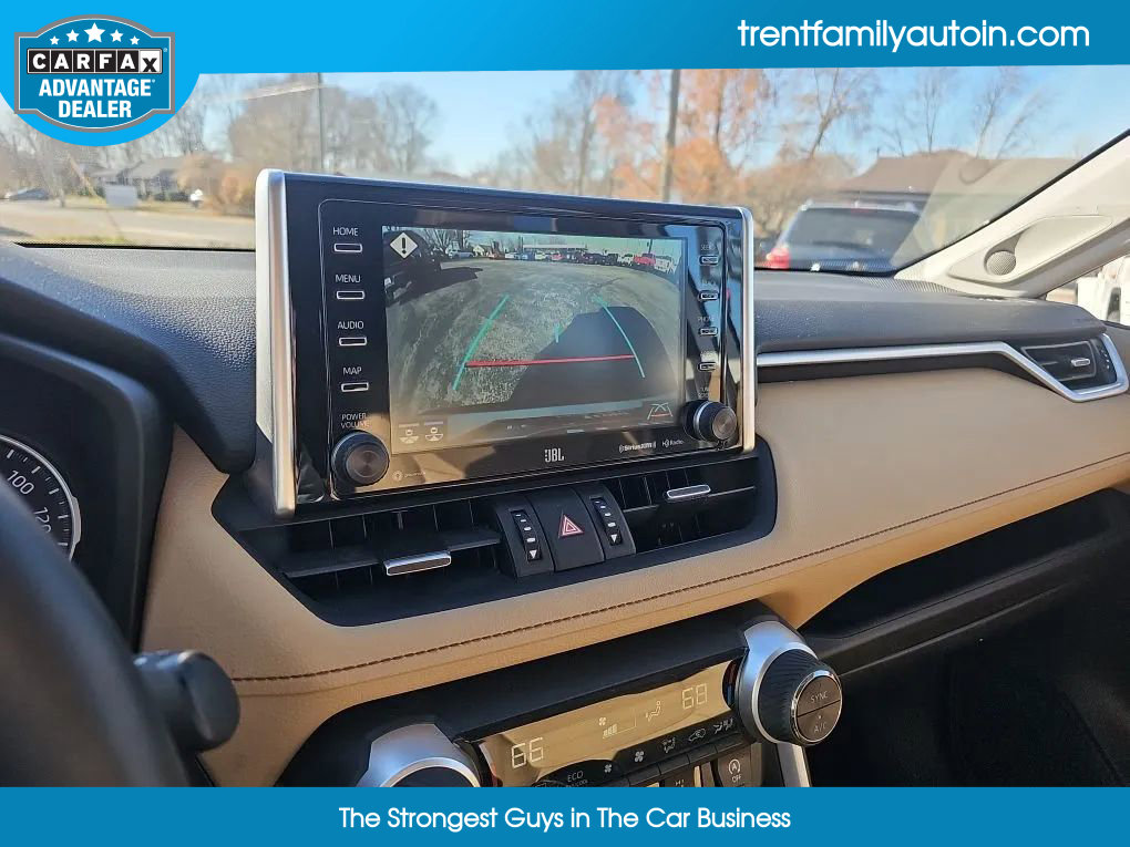 Used 2021 Toyota RAV4 XLE Premium image 26