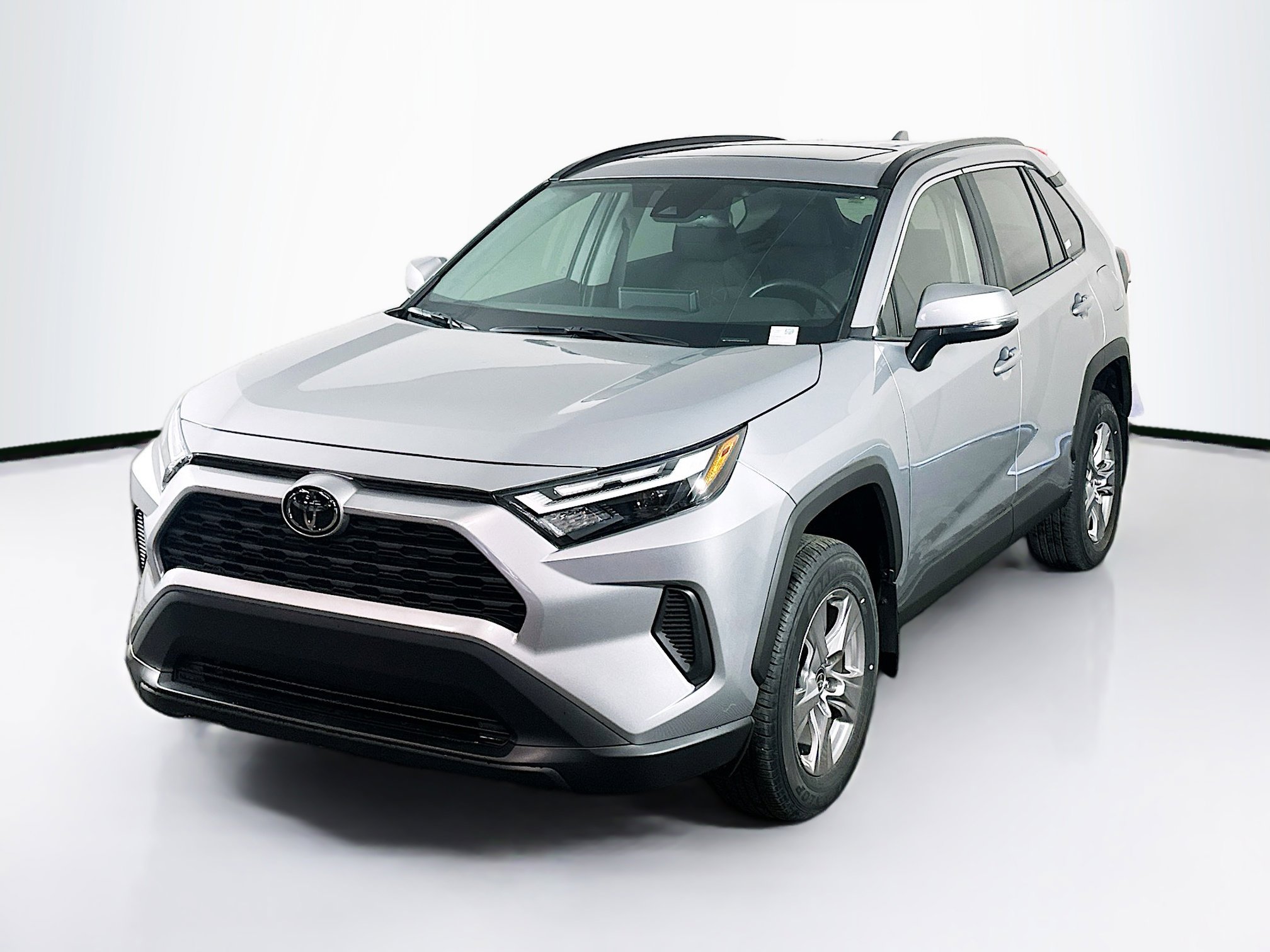 Used 2025 Toyota RAV4 XLE w/ Convenience Package image 3