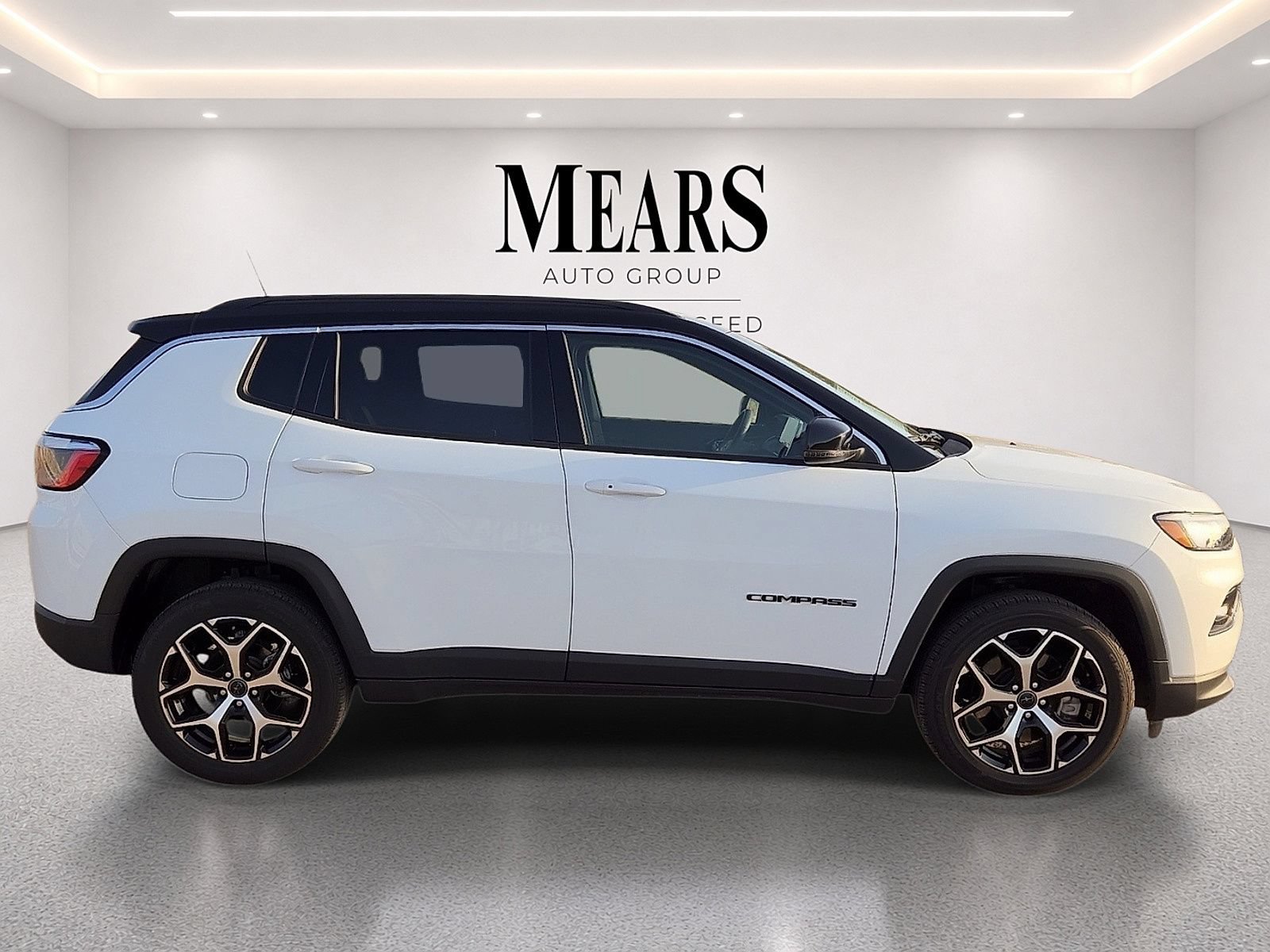 Used 2025 Jeep Compass Limited AWD/4WD image 6