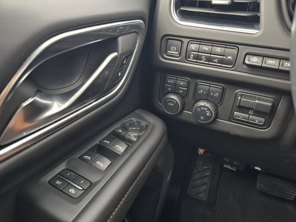 Used 2023 Chevrolet Tahoe Premier w/ Advanced Technology Package AWD/4WD image 22