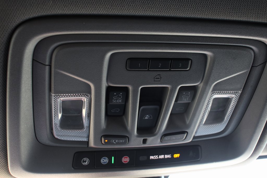 Used 2023 GMC Sierra 3500 Denali w/ Denali Ultimate Package image 29