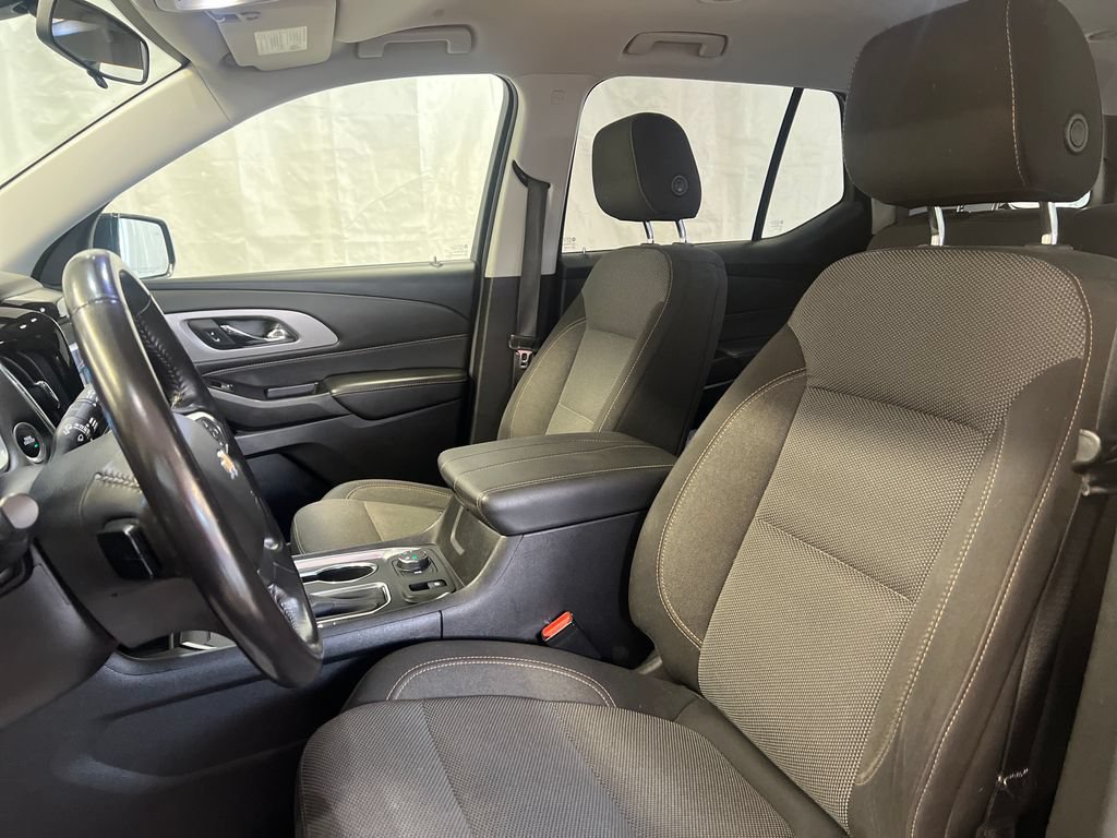 Used 2019 Chevrolet Traverse LT w/ LPO, Floor Liner Package AWD/4WD image 17
