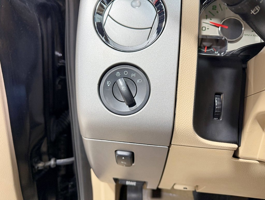 Used 2014 Ford Expedition EL XLT w/ Equipment Group 202A image 13