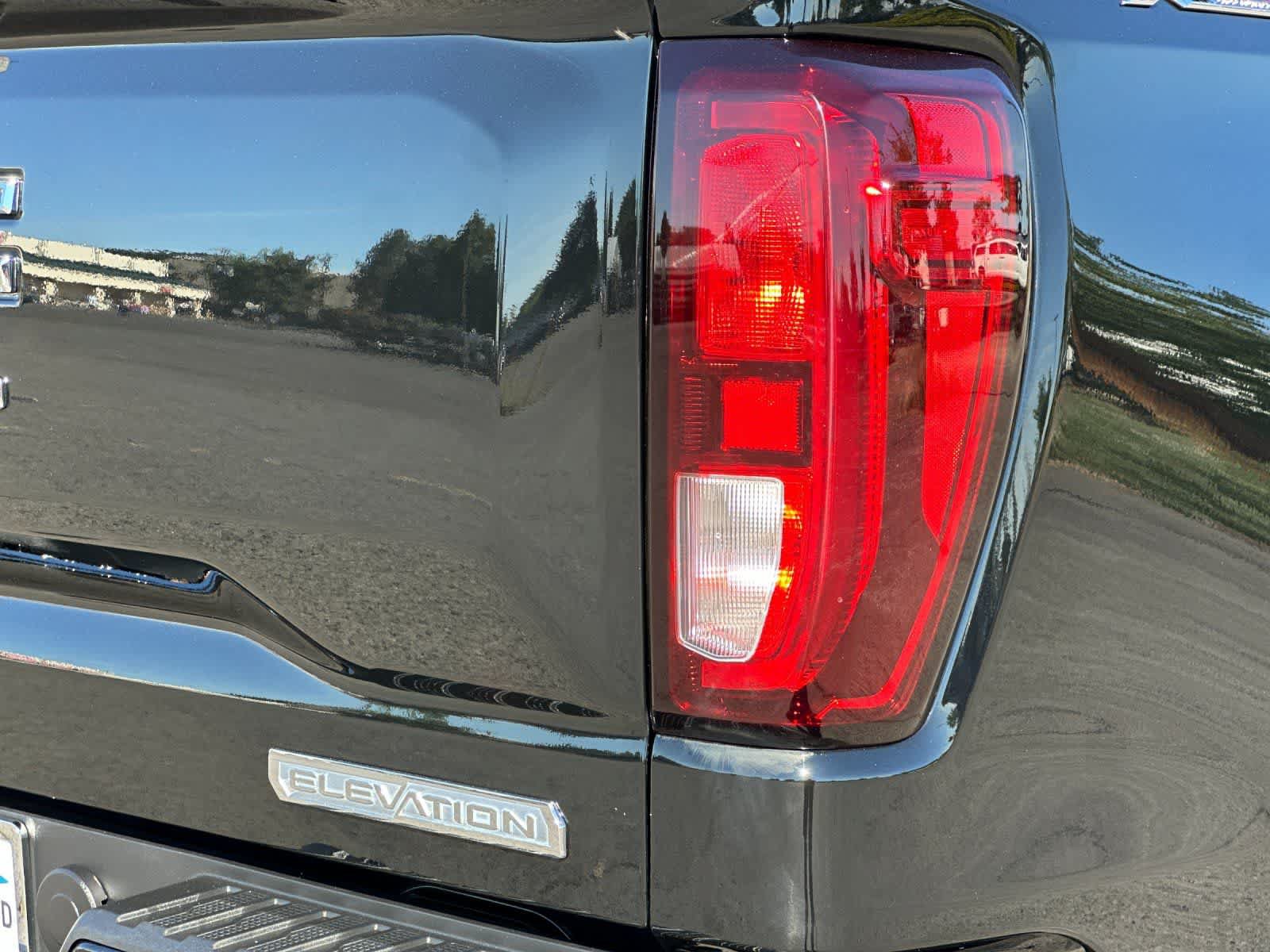 Used 2024 GMC Sierra 1500 Elevation w/ Elevation Premium Package AWD/4WD image 27