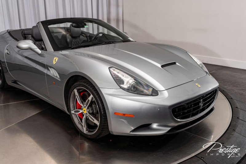 Used 2014 Ferrari California image 2