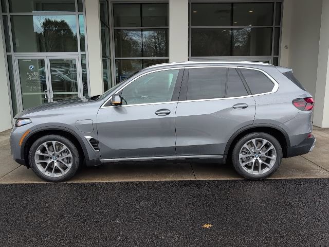 New 2026 BMW X5 xDrive50e w/ Premium Package image 8