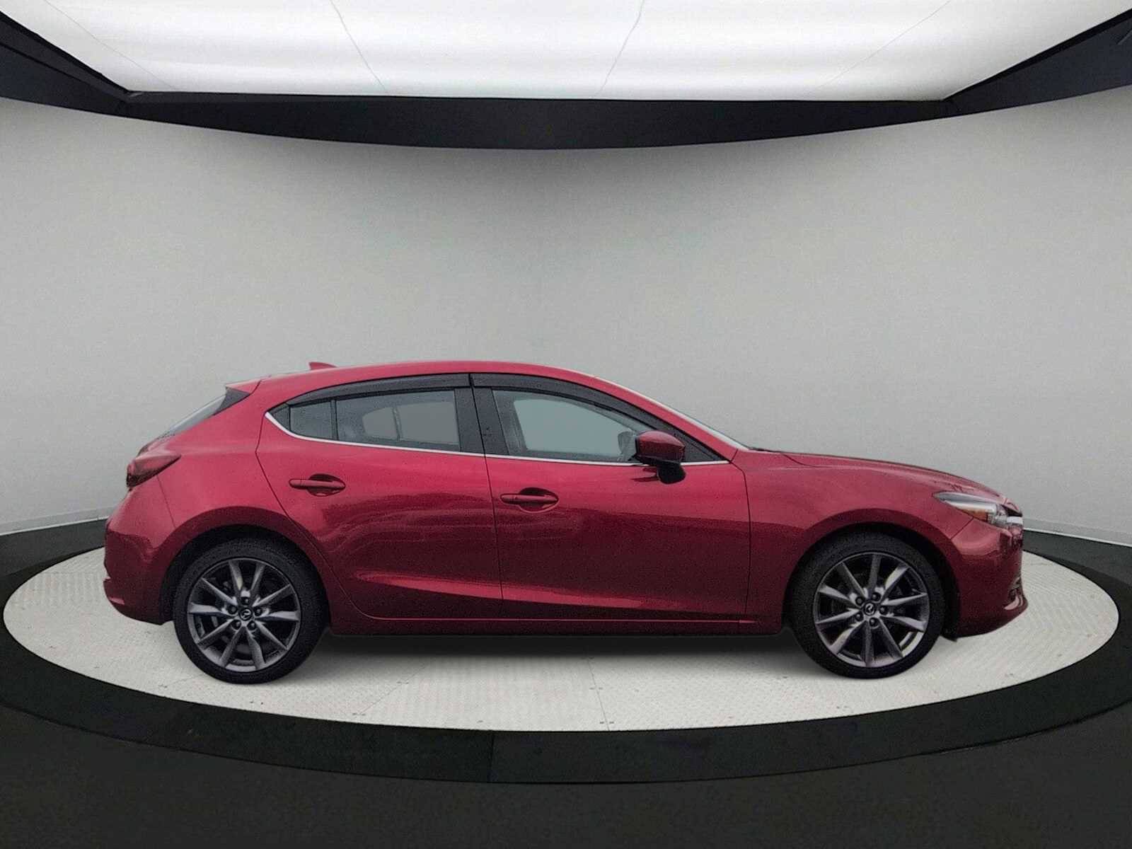 Used 2018 MAZDA MAZDA3 Grand Touring w/ Premium Equipment Package FWD image 9