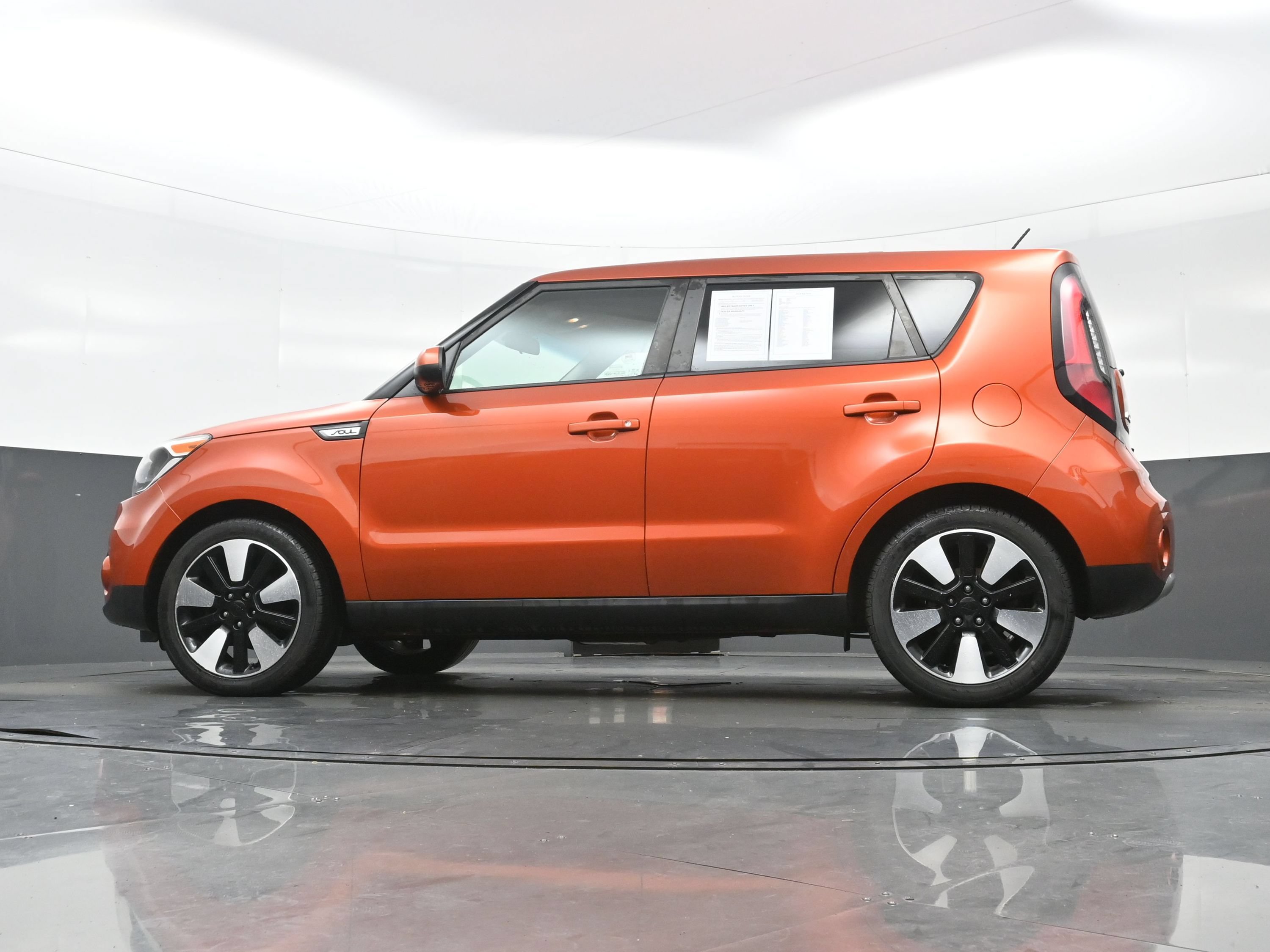 Used 2019 Kia Soul + FWD image 23
