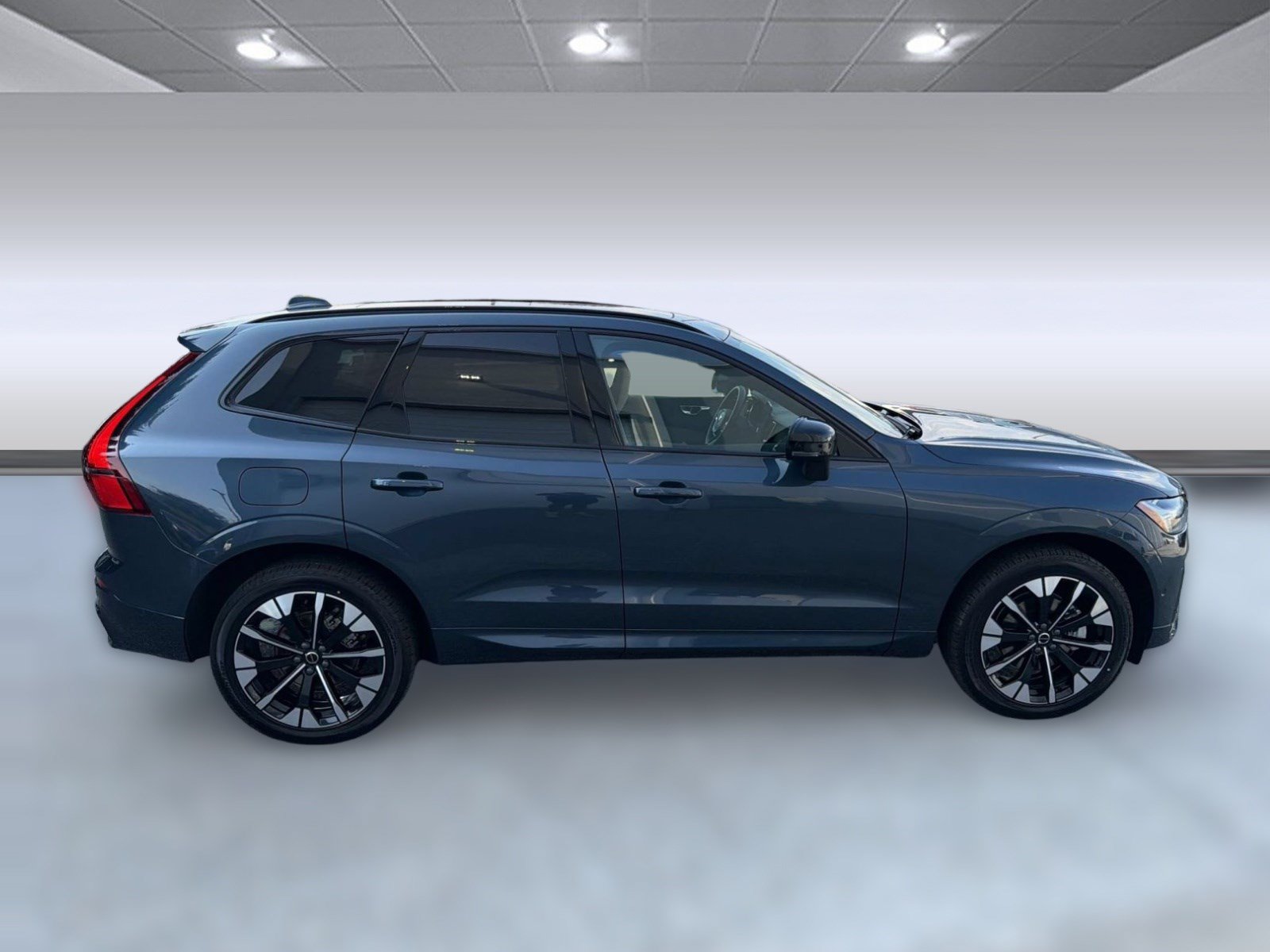 New 2026 Volvo XC60 B5 Plus w/ Protection Package Premier AWD/4WD image 8