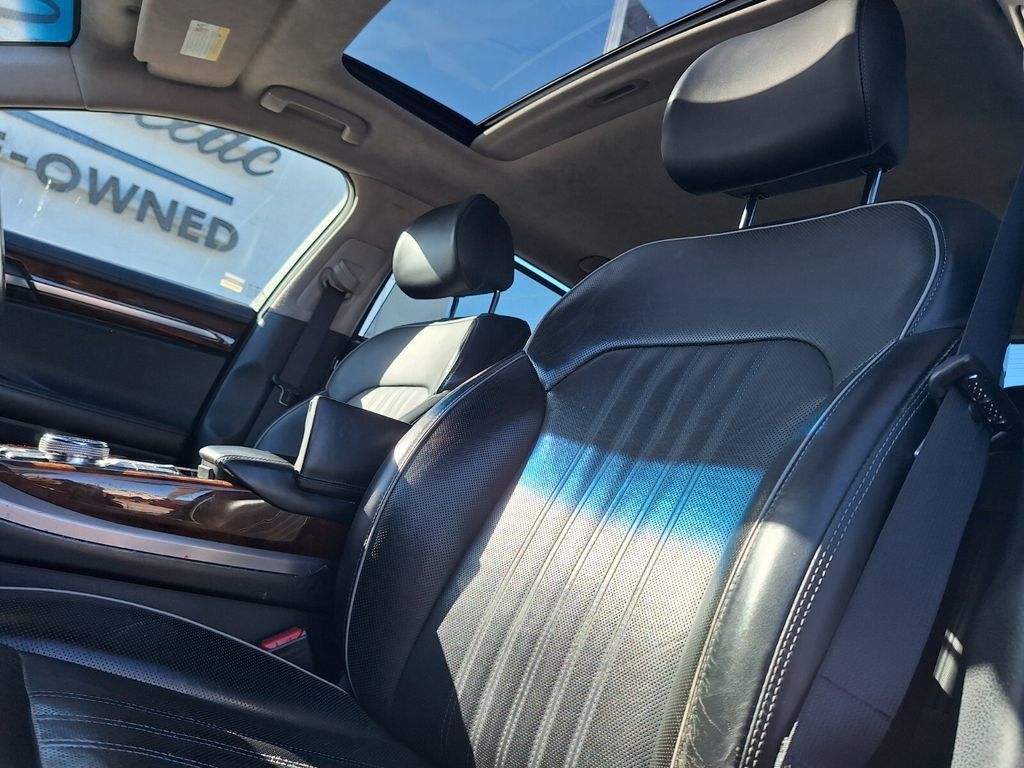 Used 2017 Genesis G90 3.3T Premium image 11