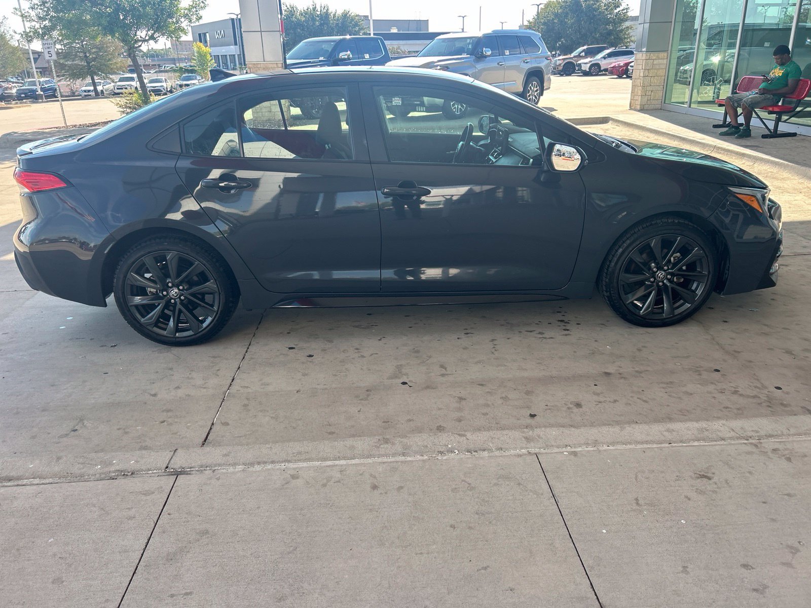 Used 2025 Toyota Corolla SE FWD image 7