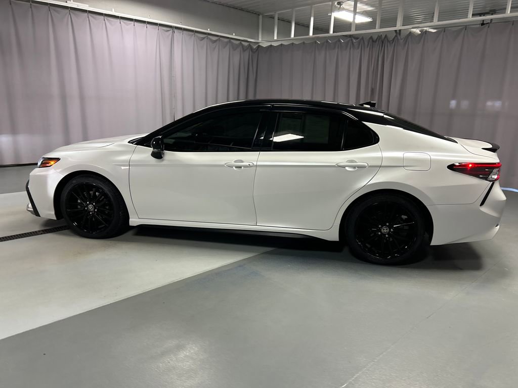 Used 2022 Toyota Camry XSE w/ Navigation Package image 4
