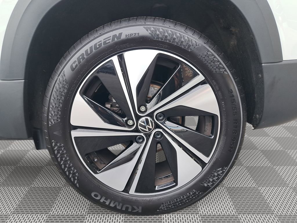 Used 2024 Volkswagen Taos SE image 10