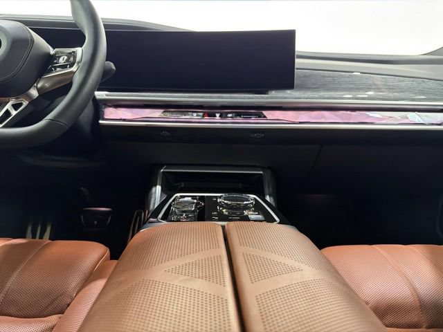 Certified 2024 BMW 740i xDrive w/ Premium Package 2 AWD/4WD image 34