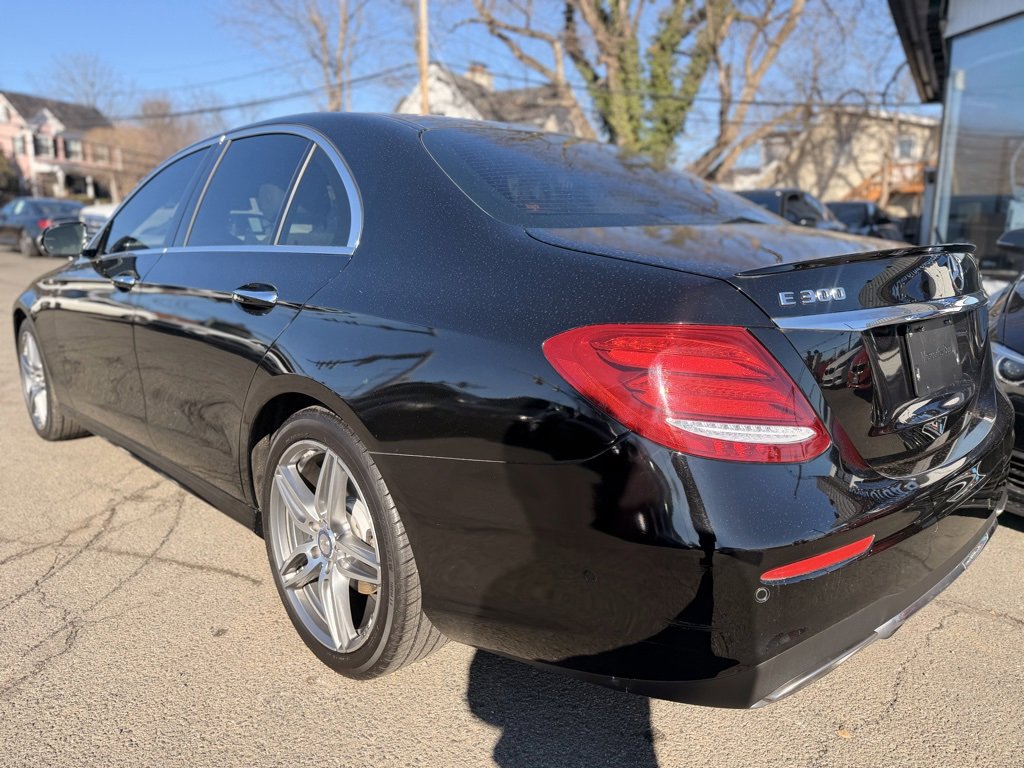 Used 2017 Mercedes-Benz E 300 4MATIC image 3