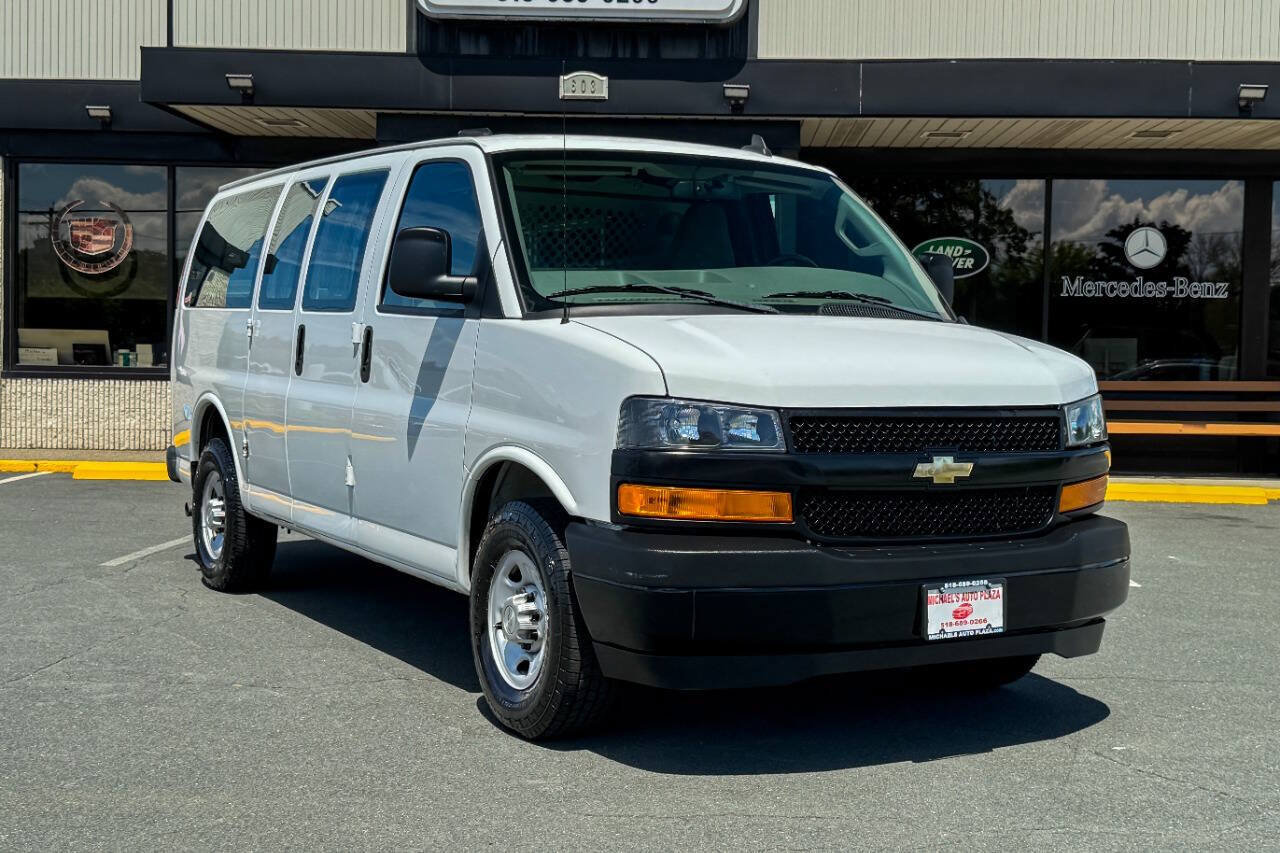 Used 2018 Chevrolet Express 2500 w/ Driver Convenience Package RWD image 1