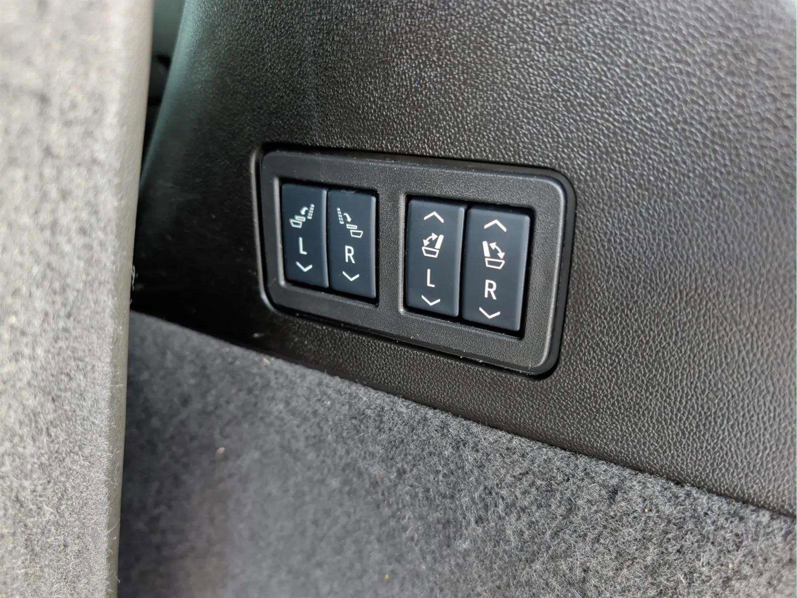 Used 2025 Cadillac XT6 Premium Luxury image 20