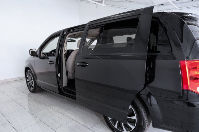 Used 2018 Dodge Grand Caravan SE w/ UConnect Hands-Free Group FWD image 39