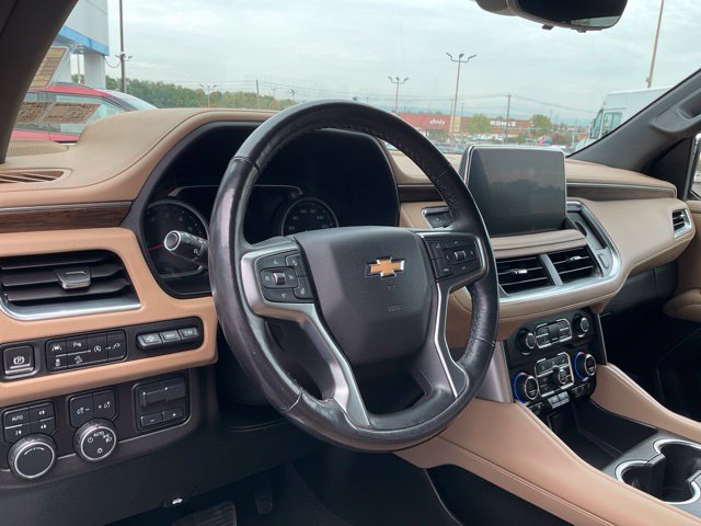 Used 2021 Chevrolet Tahoe Premier w/ Premium Package AWD/4WD image 4