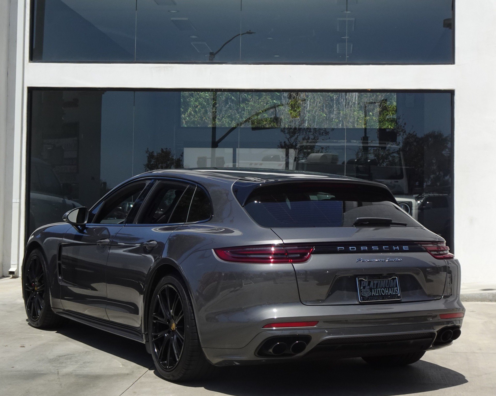 Used 2018 Porsche Panamera Turbo Sport Turismo AWD/4WD image 4