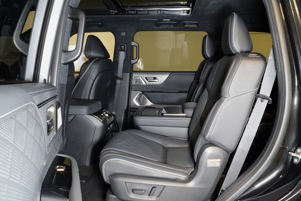 New 2026 INFINITI QX80 Autograph w/ Premium Cargo Package image 31