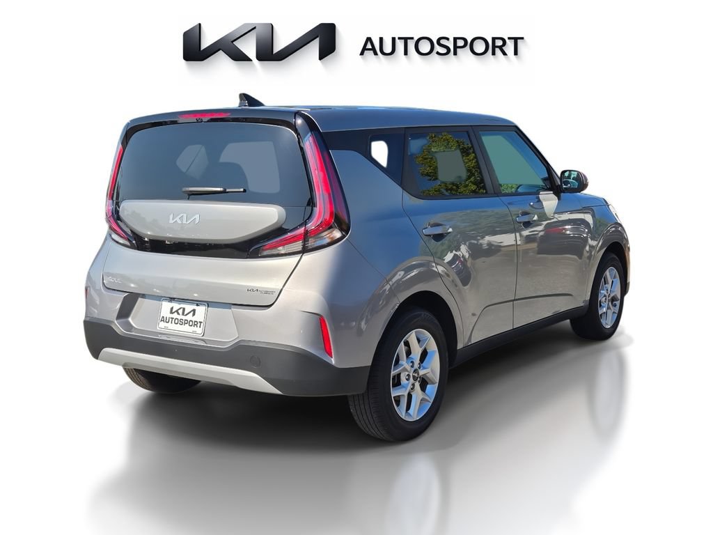 Certified 2025 Kia Soul LX w/ LX Technology Package FWD image 8
