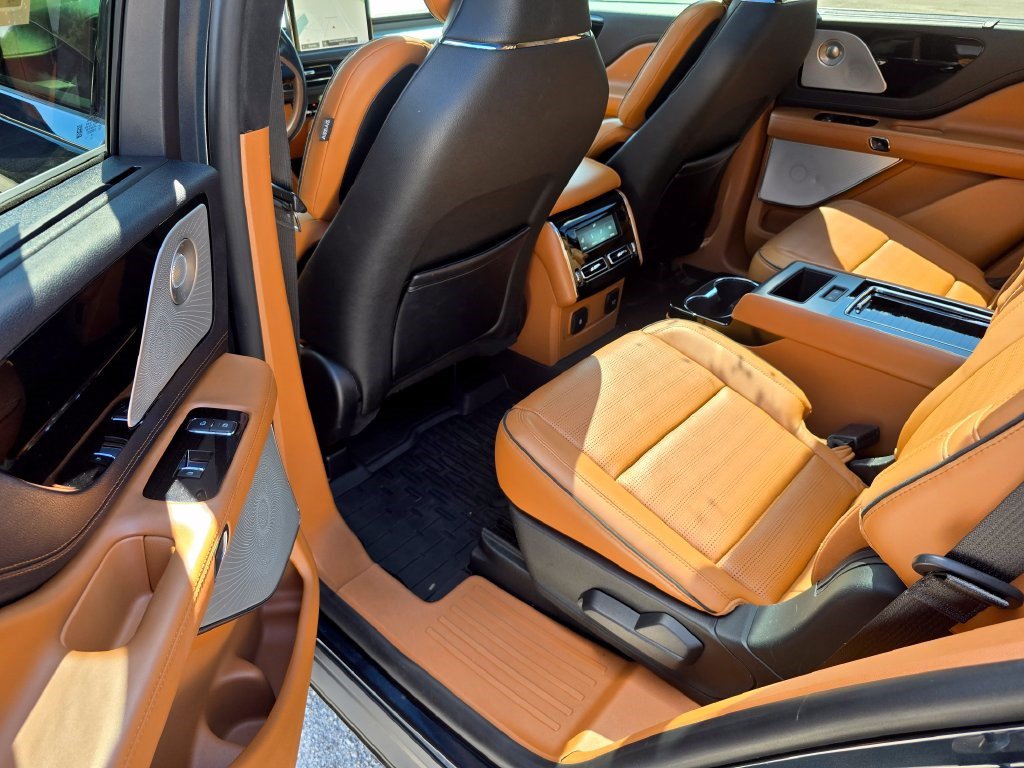 Used 2020 Lincoln Aviator Black Label Grand Touring w/ Class IV Trailer Tow Package AWD/4WD image 35