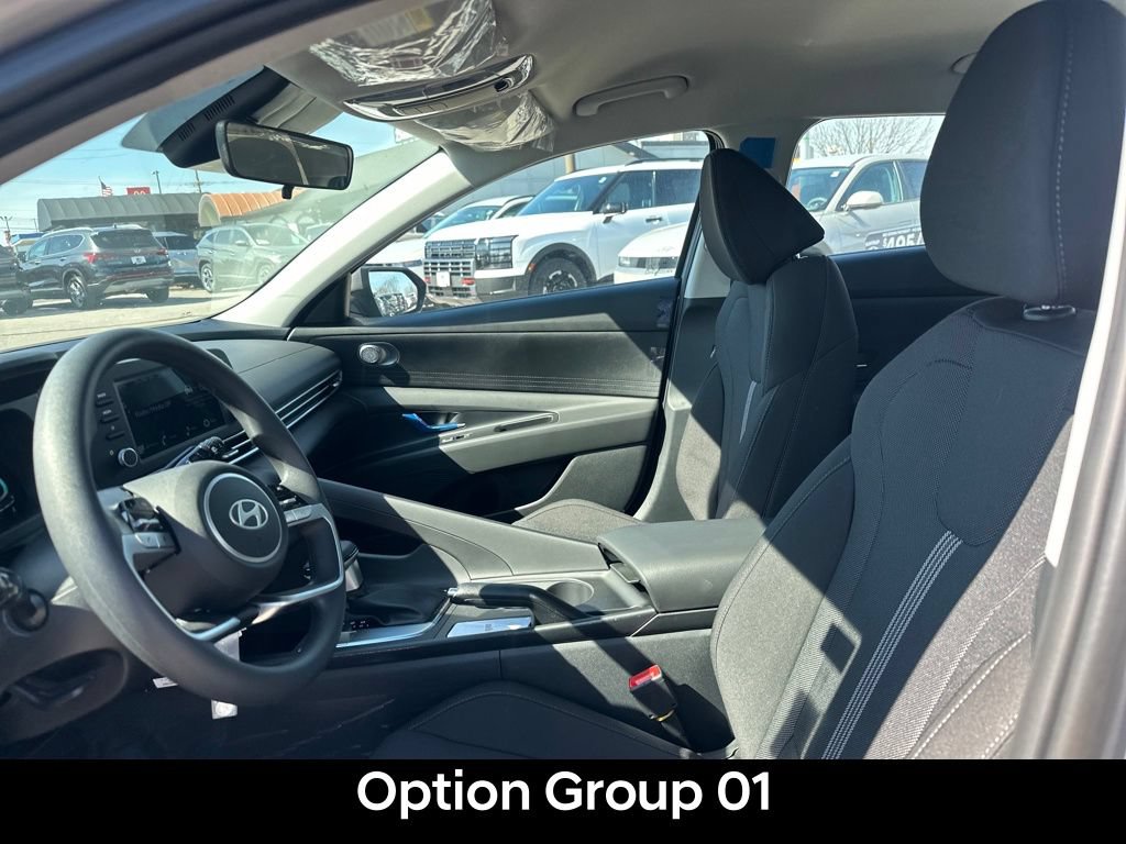 Used 2026 Hyundai Elantra SE FWD image 11