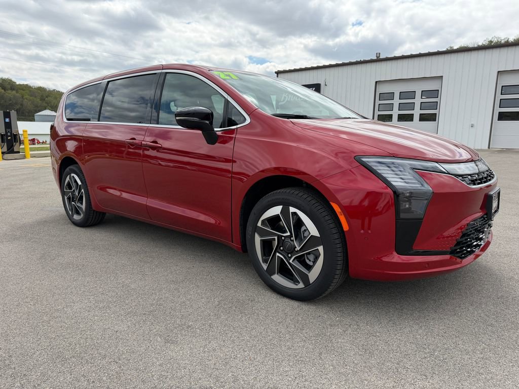 New 2027 Chrysler Pacifica Limited AWD/4WD image 3