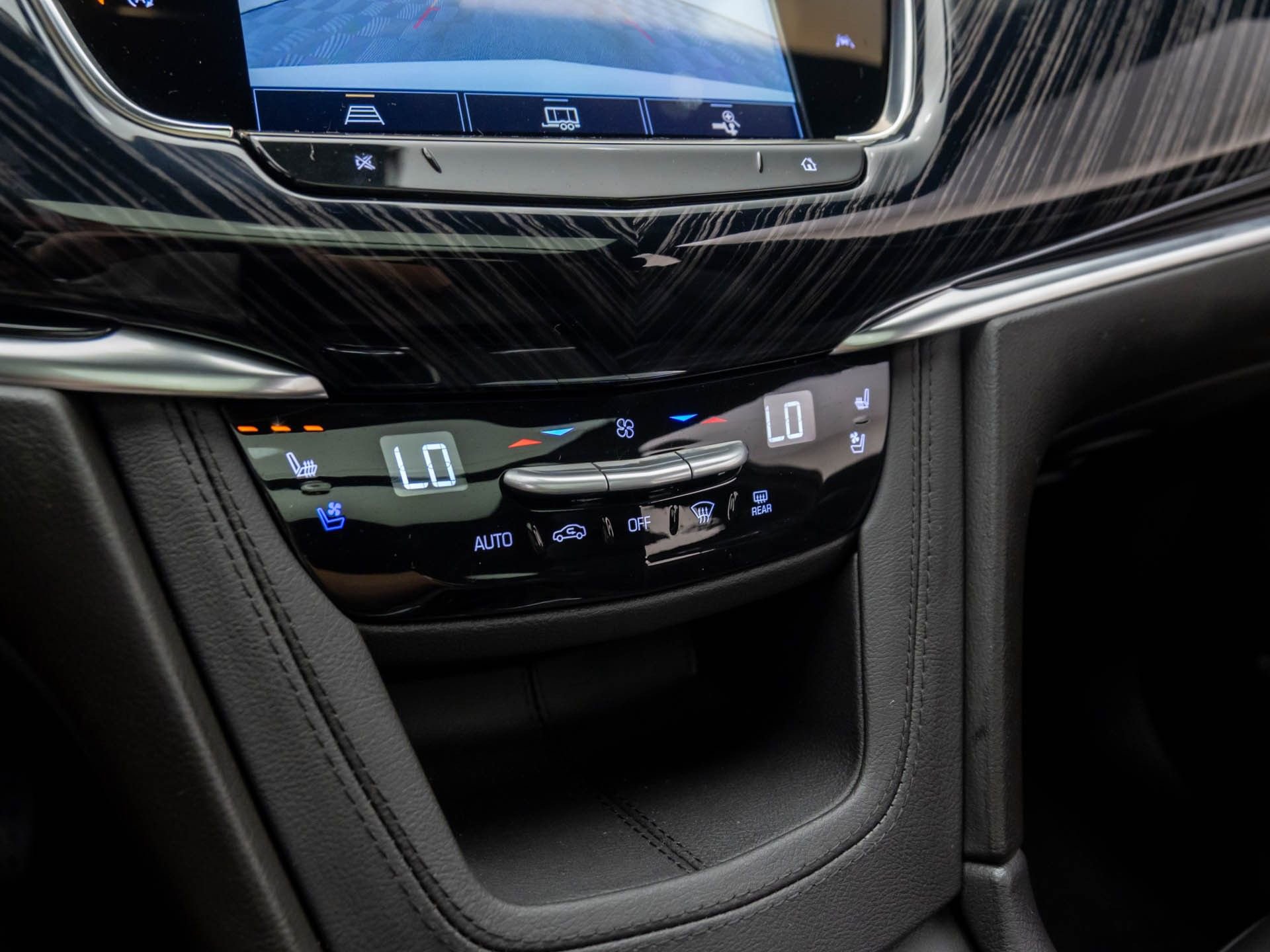 New 2025 Cadillac XT6 Premium Luxury image 24