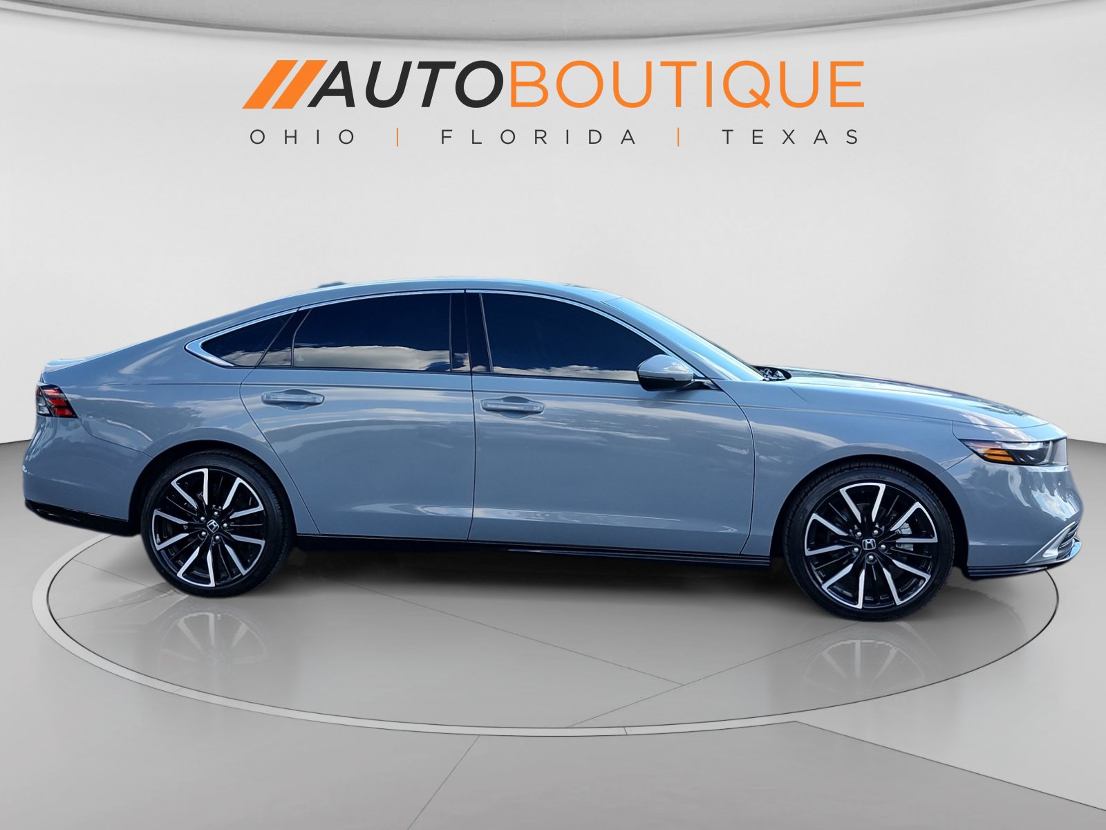 Used 2025 Honda Accord Touring image 6