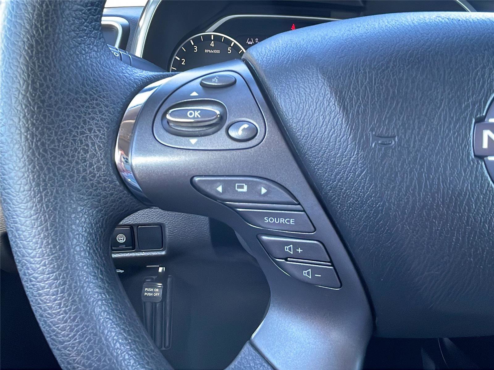 Used 2023 Nissan Murano S image 22