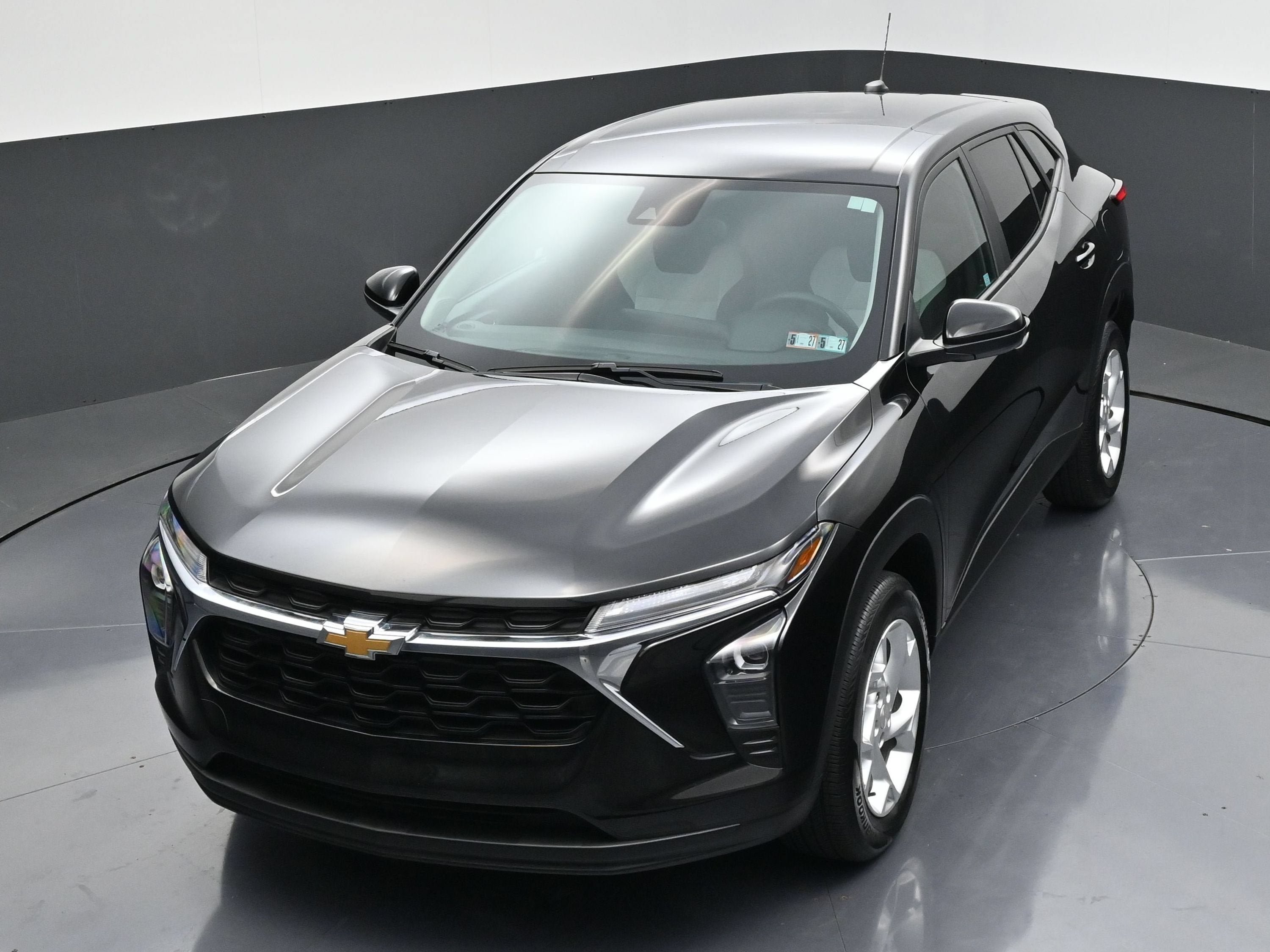 Certified 2025 Chevrolet Trax LS w/ LS Convenience Package FWD image 37