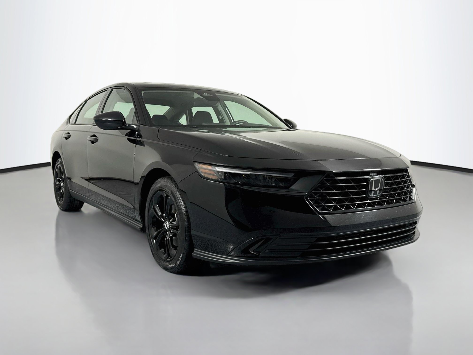 Certified 2025 Honda Accord SE image 3