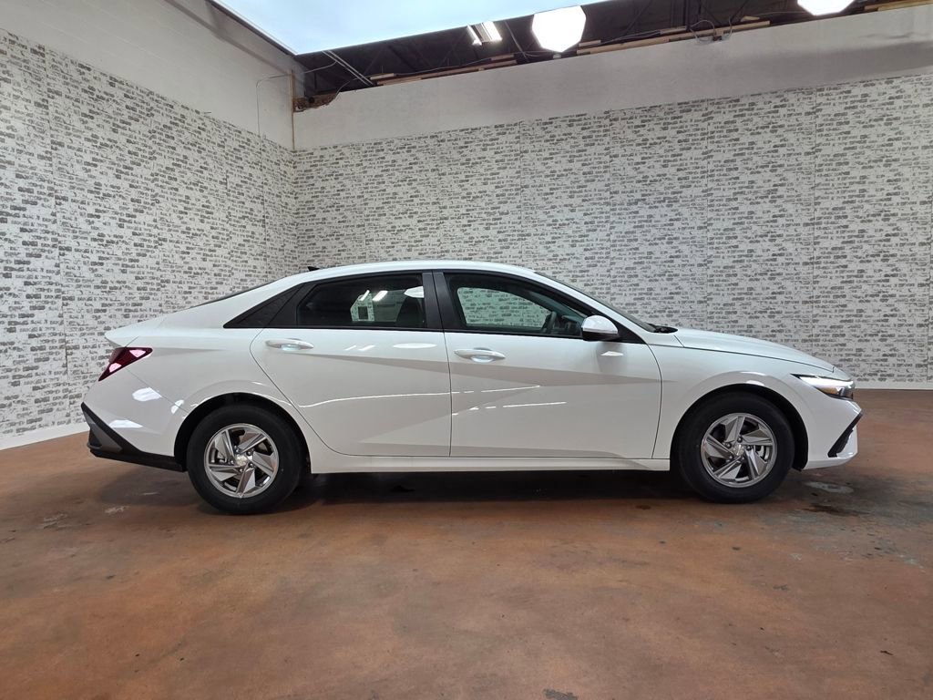 New 2026 Hyundai Elantra SE image 6