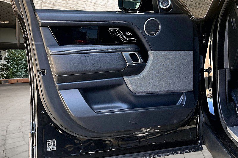 Used 2019 Land Rover Range Rover AWD/4WD image 15