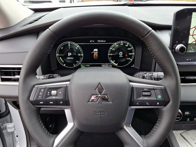 New 2025 Mitsubishi Outlander SE image 13