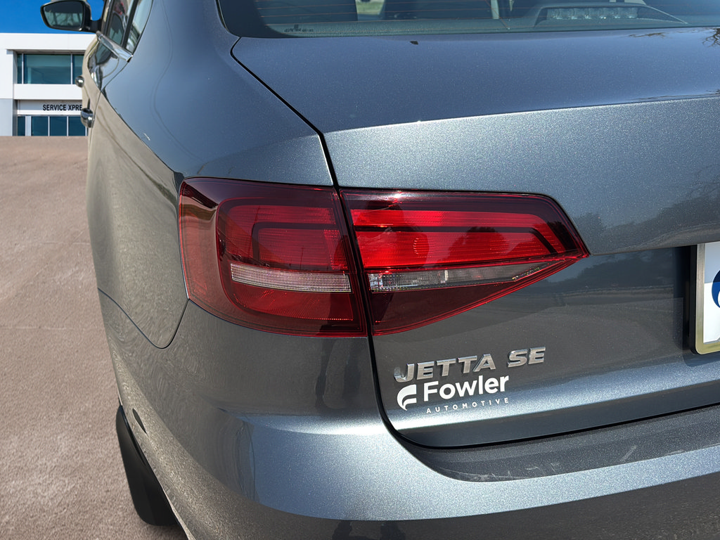 Used 2017 Volkswagen Jetta SE FWD image 28