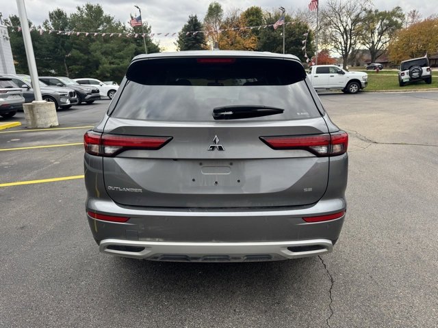 Used 2023 Mitsubishi Outlander SE image 6