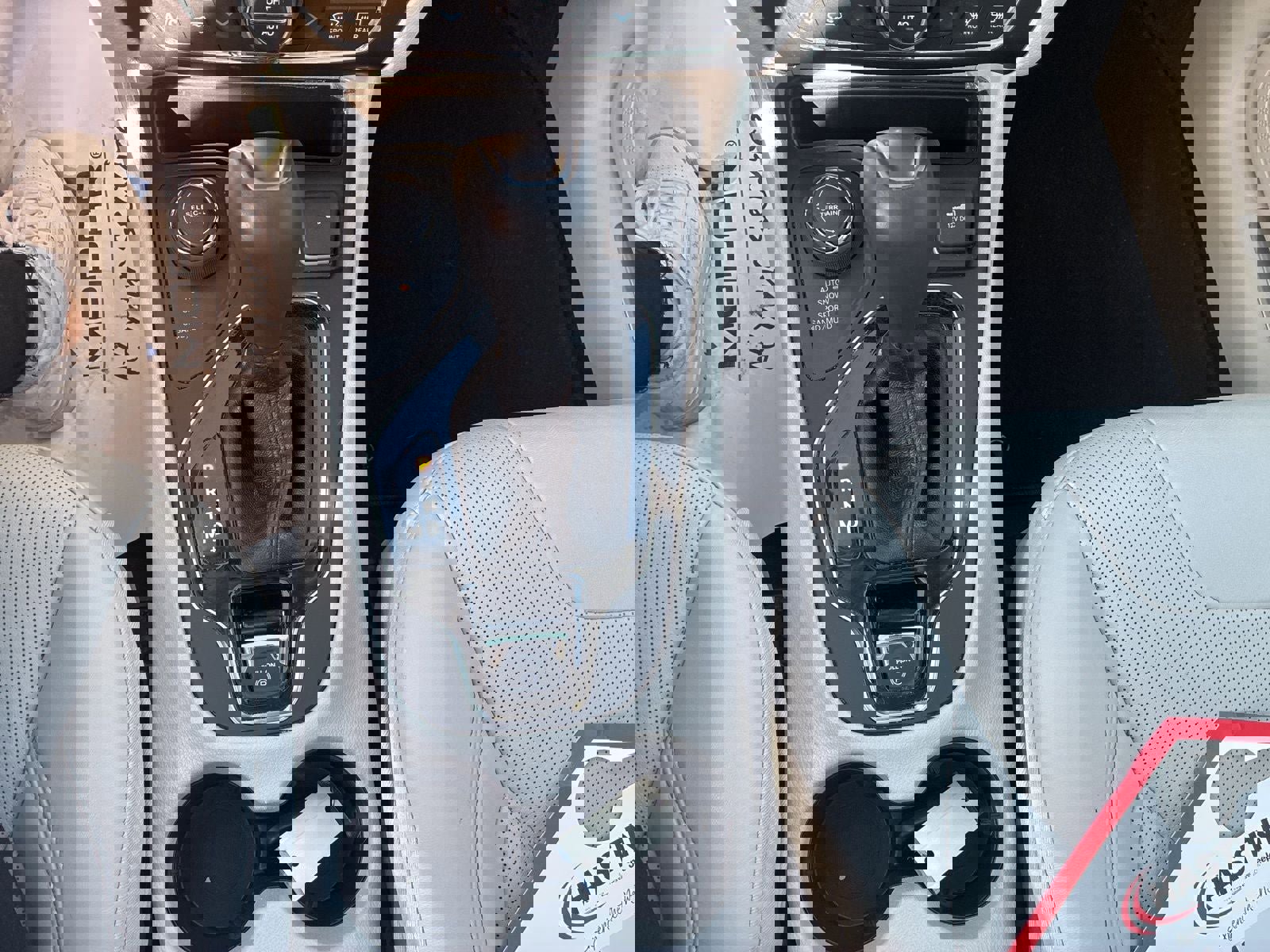 Used 2021 Jeep Cherokee Limited image 22