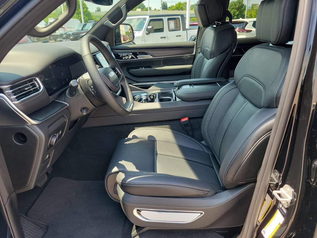 New 2026 Jeep Grand Wagoneer Summit AWD/4WD image 12