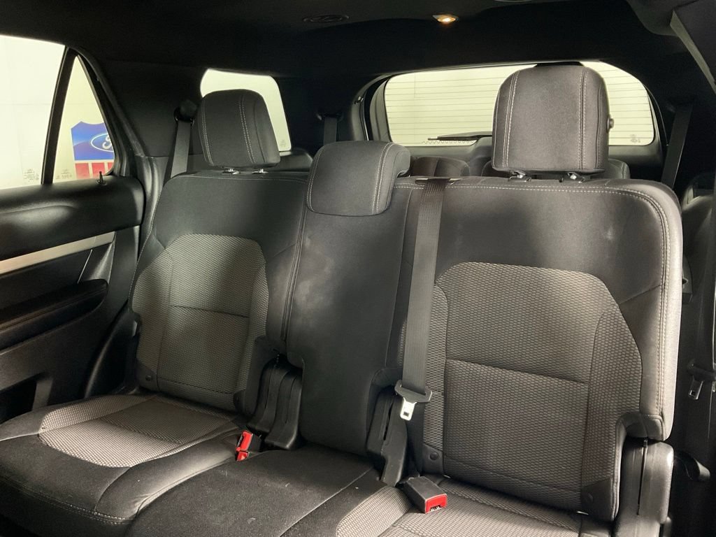 Used 2017 Ford Explorer XLT FWD image 16