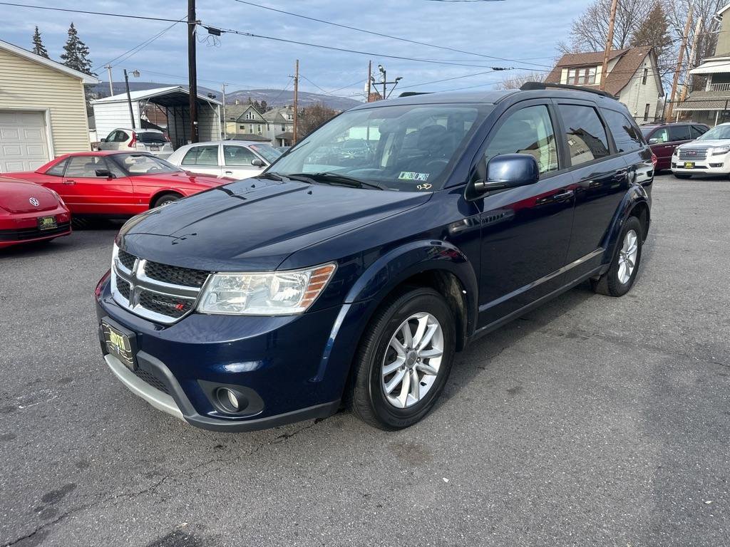 Used 2017 Dodge Journey SXT w/ Comfort/Convenience Group image 2